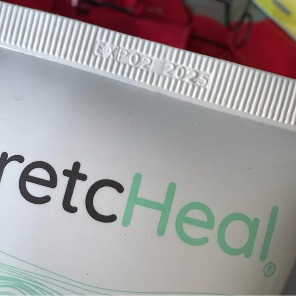 NWT StretcHeal Set Anti Stretch Marks & Scars Cream - Picture 3 of 16